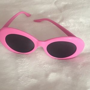 Pink cobain glasses 💖